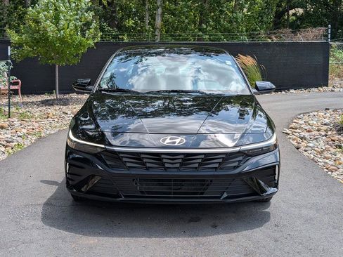 Certified 2024 Hyundai Elantra Blue image 9