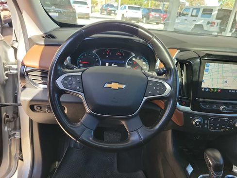 Used 2021 Chevrolet Traverse High Country FWD image 19