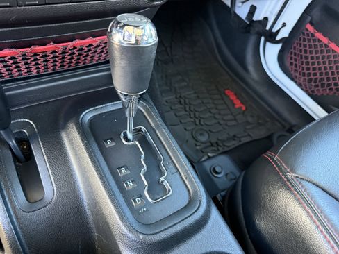 Used 2018 Jeep Wrangler Unlimited Rubicon image 10