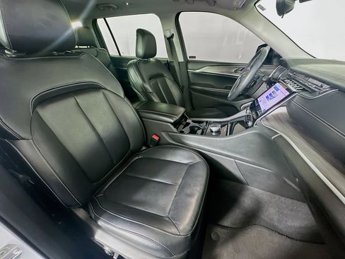 Used 2022 Jeep Grand Cherokee L Limited w/ Black Appearance Package image 34