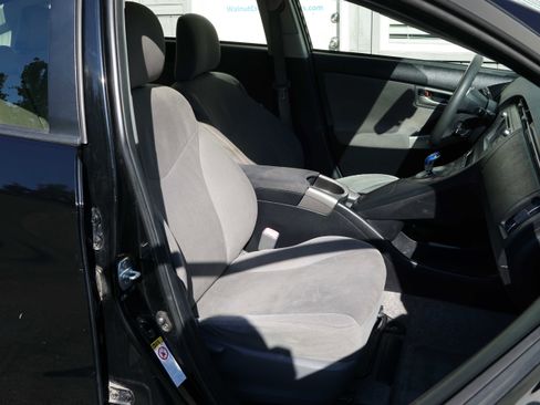Used 2013 Toyota Prius Three image 34