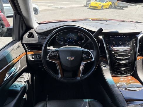 Used 2017 Cadillac Escalade ESV Premium Luxury w/ LPO, Radiant Package AWD/4WD image 29