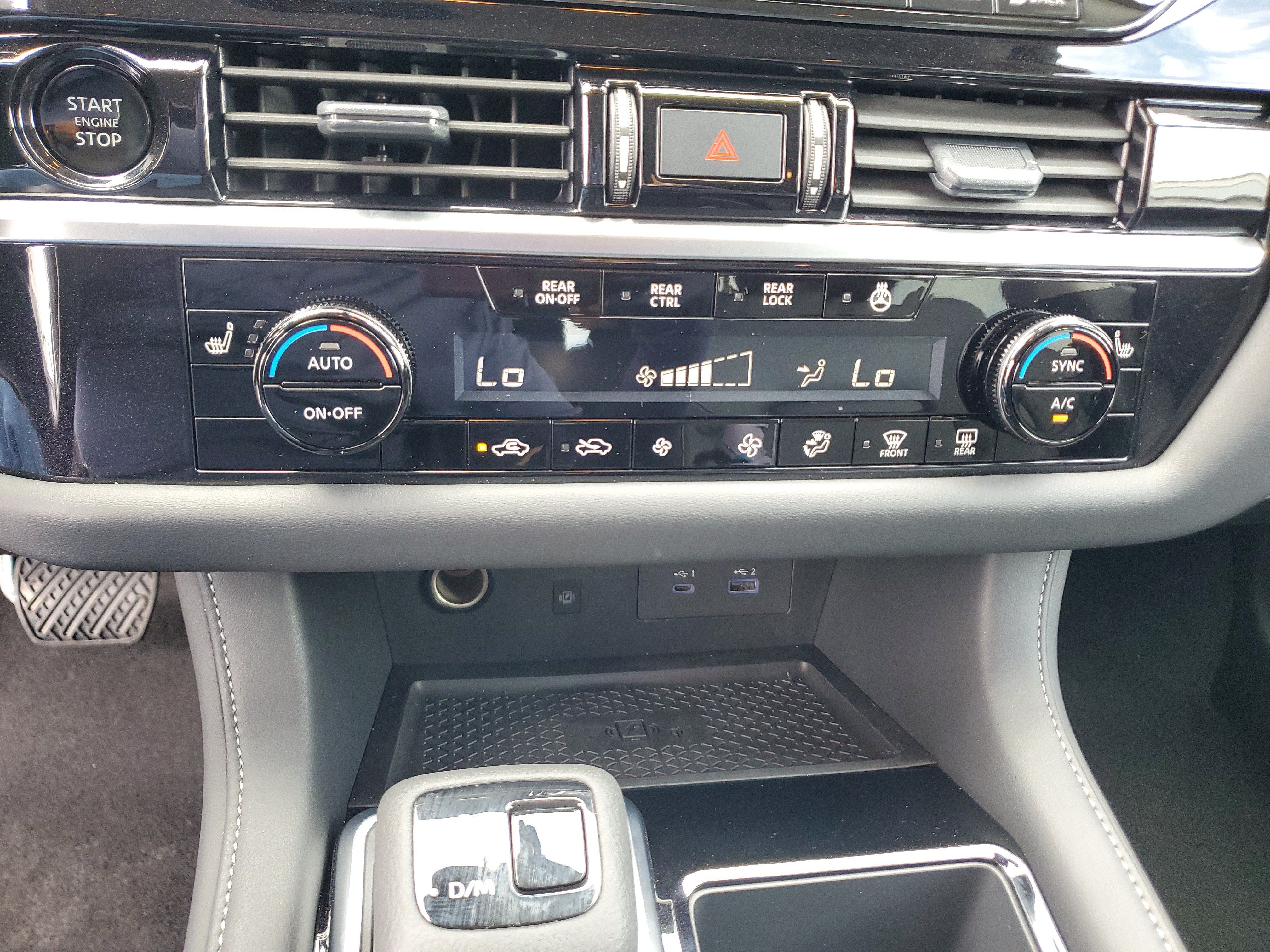Used 2025 Nissan Pathfinder SL FWD image 27