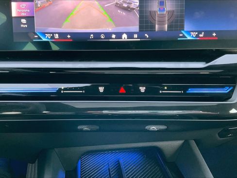 Used 2024 BMW 530i w/ Convenience Package image 36