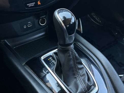 Used 2020 Nissan Rogue Sport S image 22