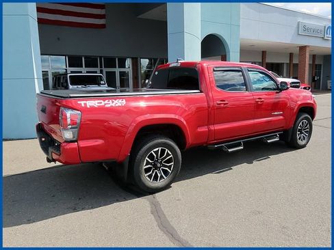 Used 2021 Toyota Tacoma TRD Sport AWD/4WD image 7