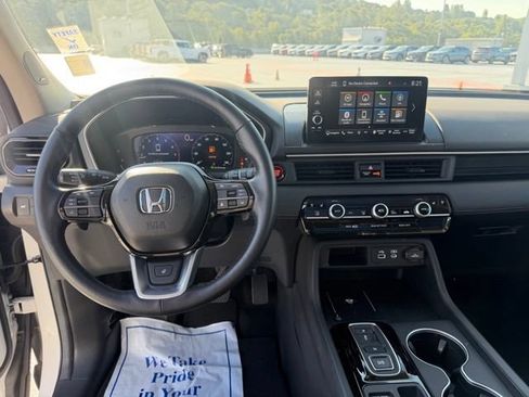 Used 2025 Honda Pilot Elite image 14