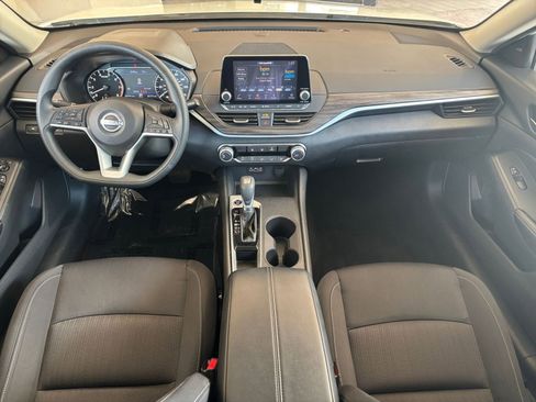 Used 2025 Nissan Altima 2.5 SV image 33