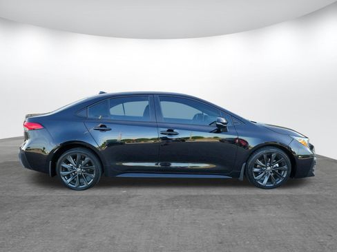 Used 2025 Toyota Corolla SE FWD image 4