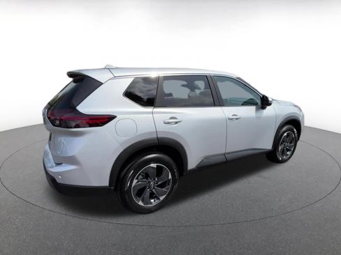 Used 2025 Nissan Rogue SV FWD image 14
