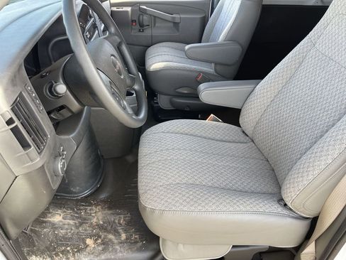 New 2025 GMC Savana 2500 Extended w/ Driver Convenience Package image 17