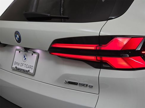 Used 2024 BMW X5 xDrive50e w/ Parking Assistance Package image 36