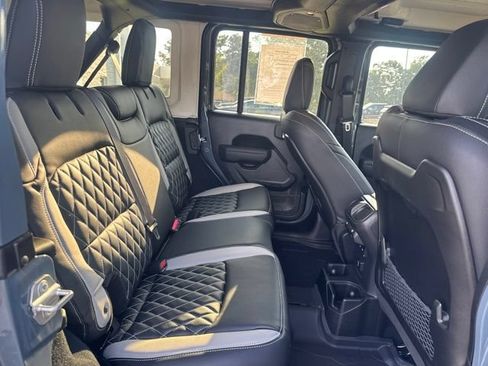 Used 2026 Jeep Wrangler Unlimited Rubicon w/ Safety Group AWD/4WD image 14