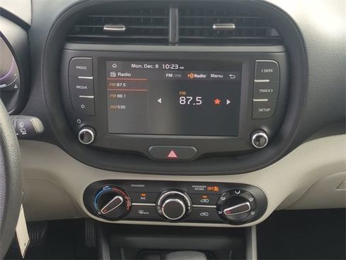 Used 2023 Kia Soul LX w/ LX Technology Package image 19