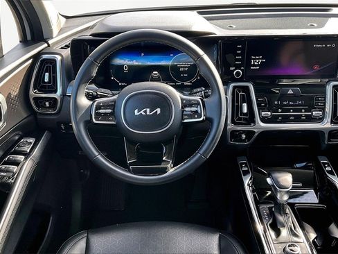 Used 2023 Kia Sorento SX image 5