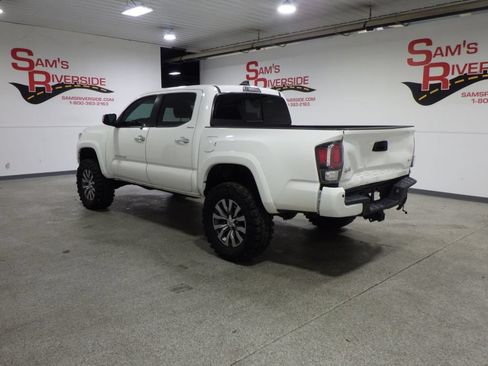 Used 2023 Toyota Tacoma Limited AWD/4WD image 2