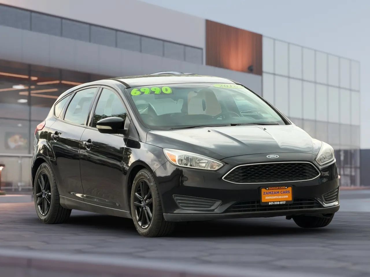 Used 2016 Ford Focus SE w/ SE Cold Weather Package FWD image 1