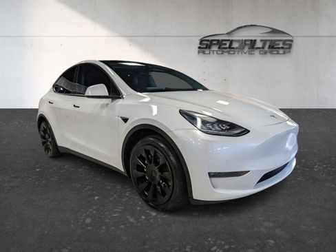 Used 2021 Tesla Model Y Long Range AWD/4WD image 1