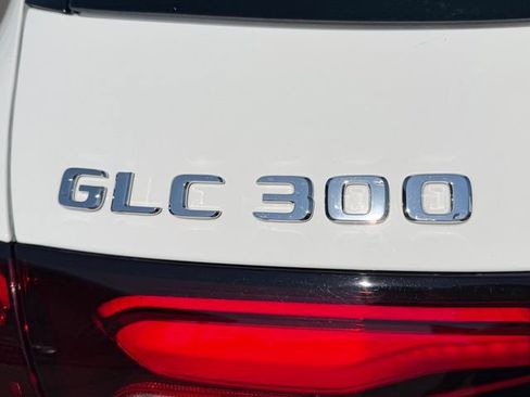 Used 2026 Mercedes-Benz GLC 300 4MATIC image 9