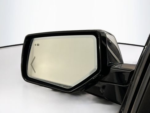 Used 2018 Chevrolet Tahoe Premier image 16