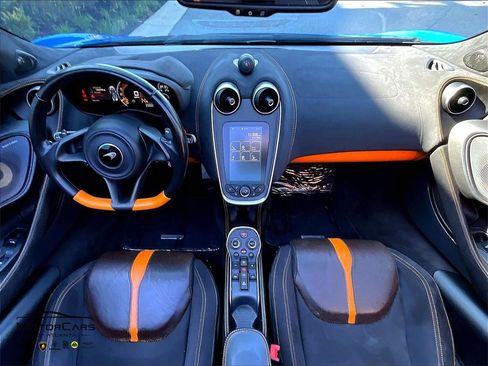 Used 2019 McLaren 570S Spider image 14