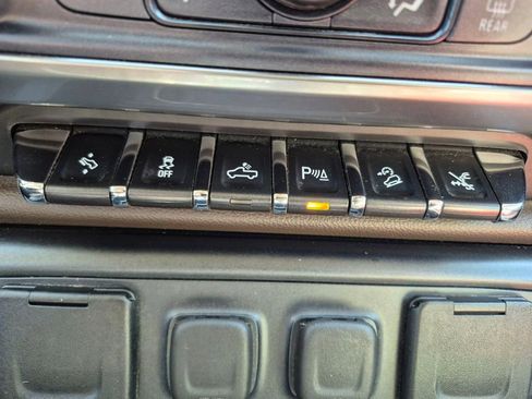 Used 2017 Chevrolet Silverado 1500 LTZ Z71 w/ LTZ Plus Package image 22