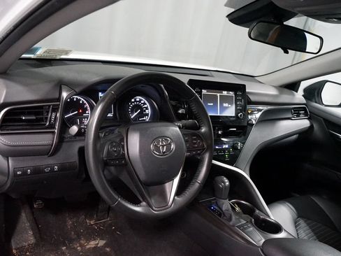 Used 2024 Toyota Camry SE FWD image 7