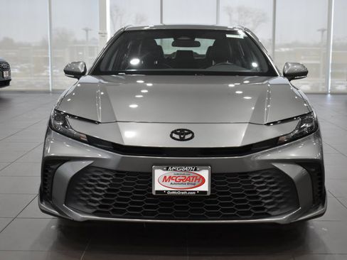 Used 2025 Toyota Camry SE image 6