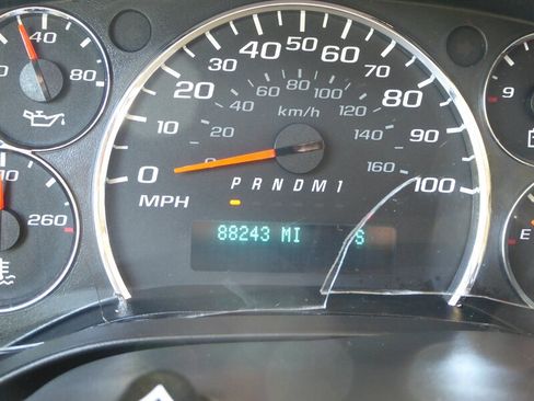 Used 2018 Chevrolet Express 3500 LS image 13