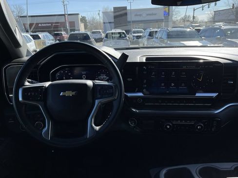 Used 2025 Chevrolet Silverado 2500 LT AWD/4WD image 26