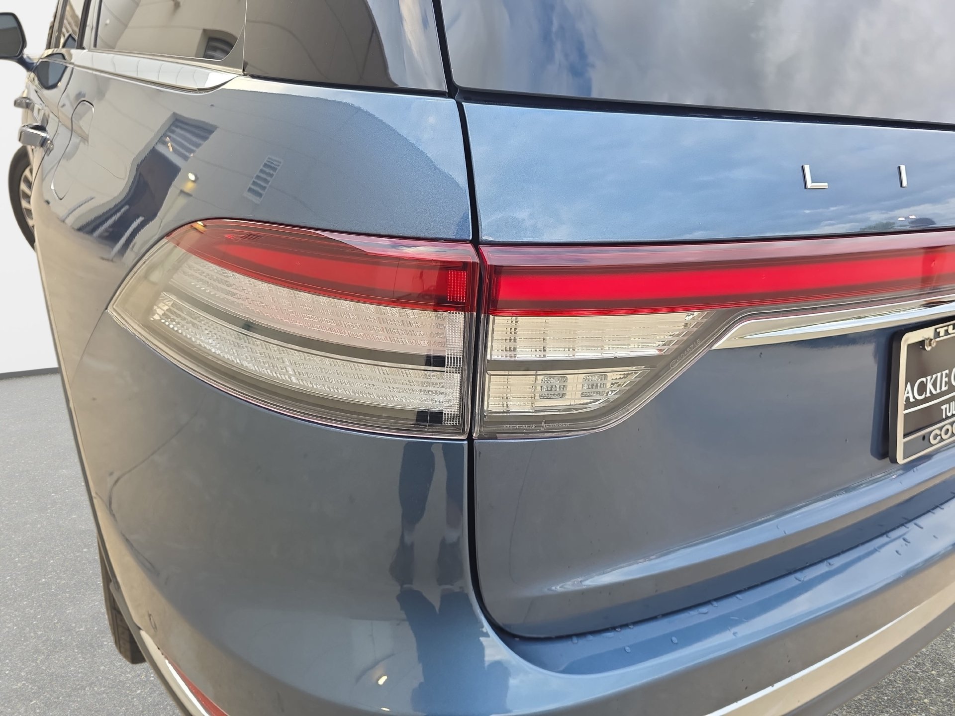 Used 2020 Lincoln Aviator Reserve w/ Equipment Group 201A RWD image 33