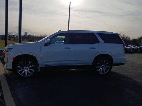 Used 2021 Cadillac Escalade Premium Luxury Platinum image 2