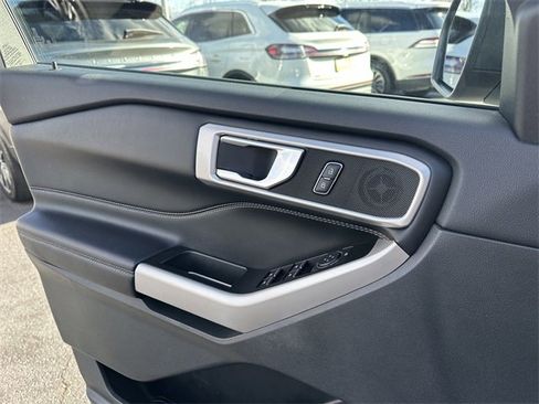 Certified 2022 Ford Explorer XLT image 31