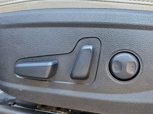 Used 2023 Kia Telluride S FWD image 30