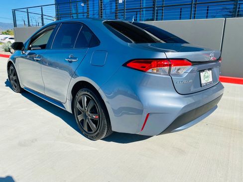 Used 2022 Toyota Corolla LE image 3