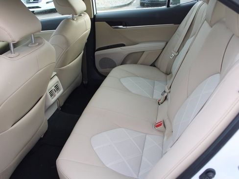 Used 2019 Toyota Camry XLE image 21