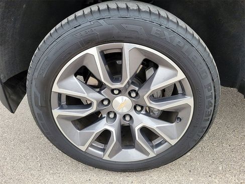 Used 2024 Chevrolet Colorado W/T image 14