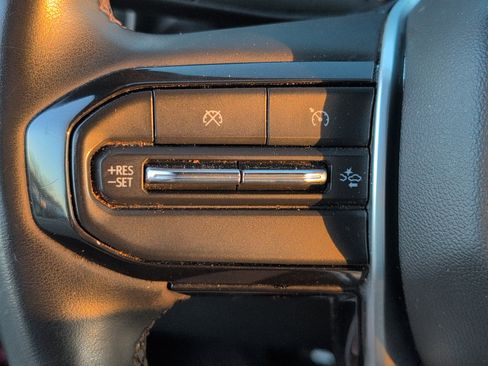 Used 2023 Chevrolet Colorado LT w/ LT Convenience Package image 19