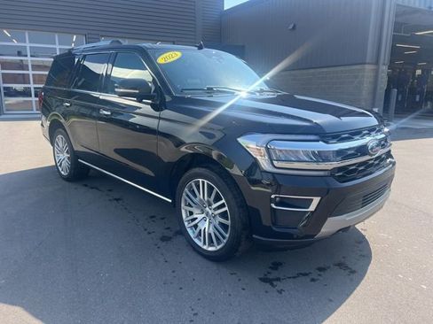 Used 2023 Ford Expedition Limited AWD/4WD image 3