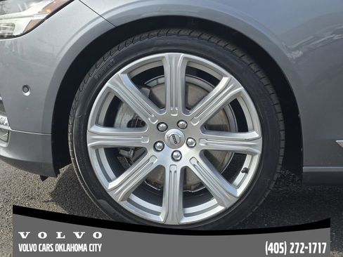 Used 2017 Volvo S90 T6 Inscription w/ Vision Package image 11