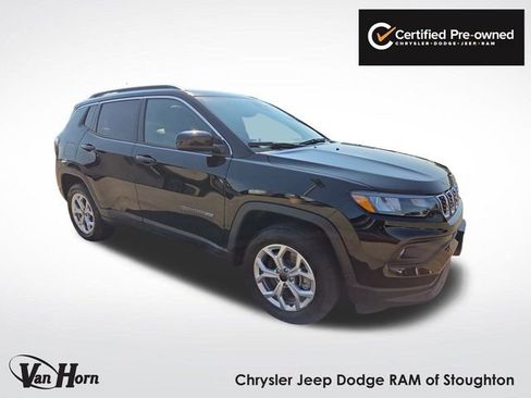 Used 2025 Jeep Compass Latitude w/ Sun & Sound Group image 1