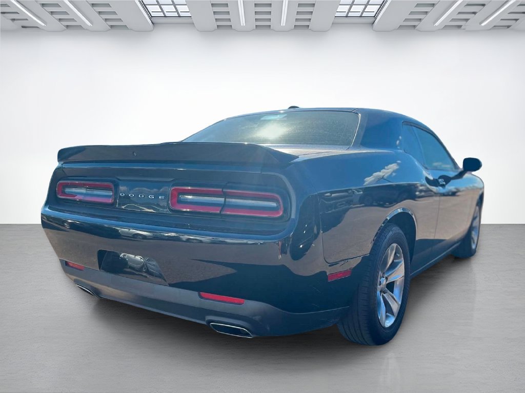 Used 2019 Dodge Challenger SXT RWD image 6
