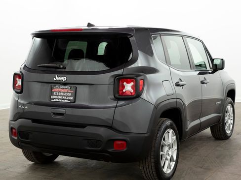 Used 2023 Jeep Renegade Latitude image 14