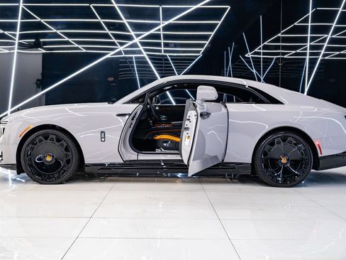 Used 2025 Rolls-Royce Spectre Black Badge w/ Spectre Enhancement Package AWD/4WD image 24