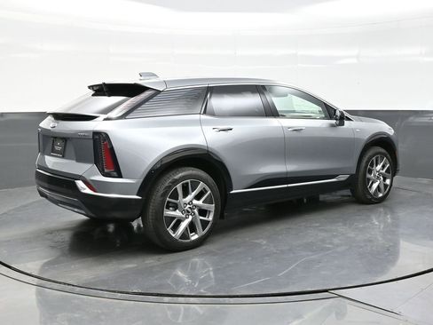 New 2026 Cadillac Optiq Luxury 1 image 7