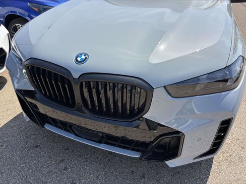 New 2026 BMW X5 xDrive50e image 5