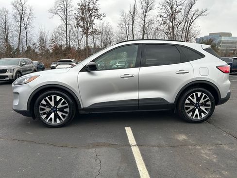 Used 2020 Ford Escape SE Sport image 4