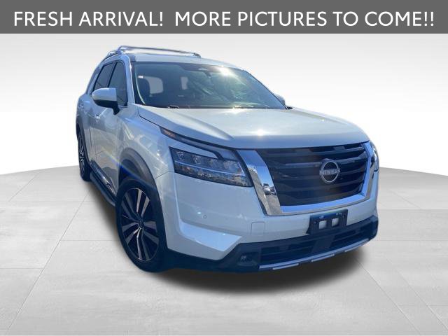 Used 2023 Nissan Pathfinder Platinum w/ Lighting Package (N93) AWD/4WD image 3