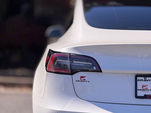 Used 2021 Tesla Model 3 Standard Range Plus image 15