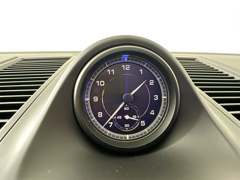 Certified 2023 Porsche Macan image 24